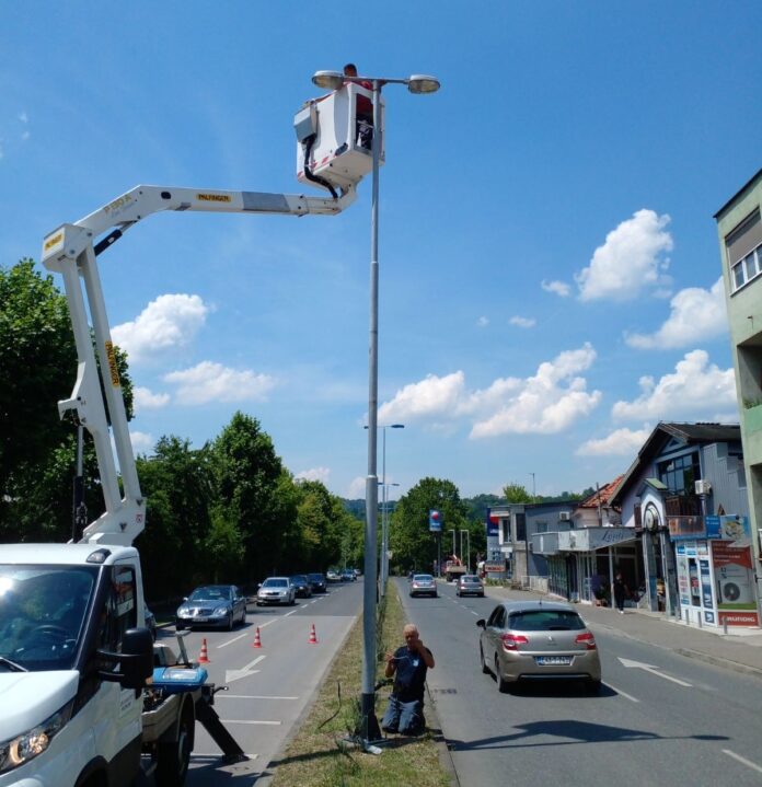 Zamjena stubova i rasvjete na podrucju Tuzle