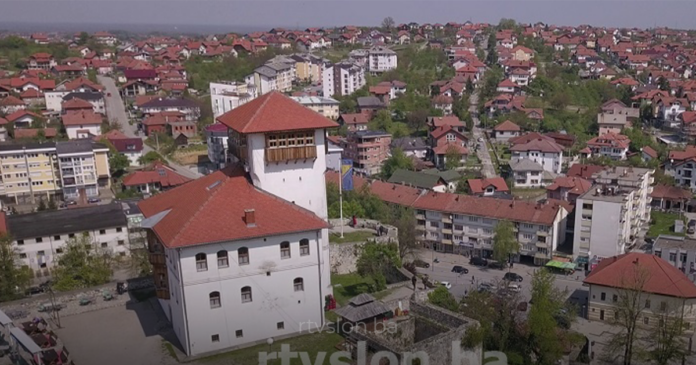 Biračka mjesta u Gradačcu otvorena na vrijeme uz minimalna kašnjenja na tri biračka mjesta