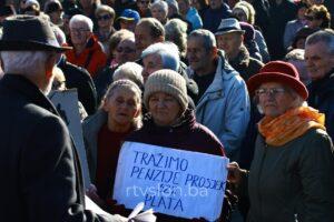 Protesti penzionera u Tuzli