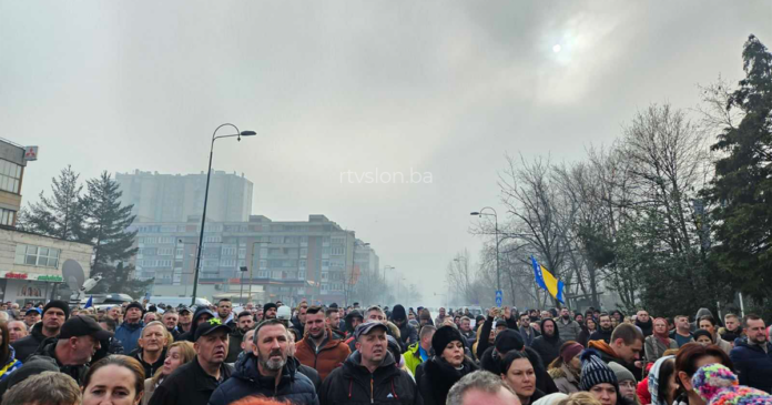 Minimalna plata i protesti: Poslodavci traže smanjenje doprinosa